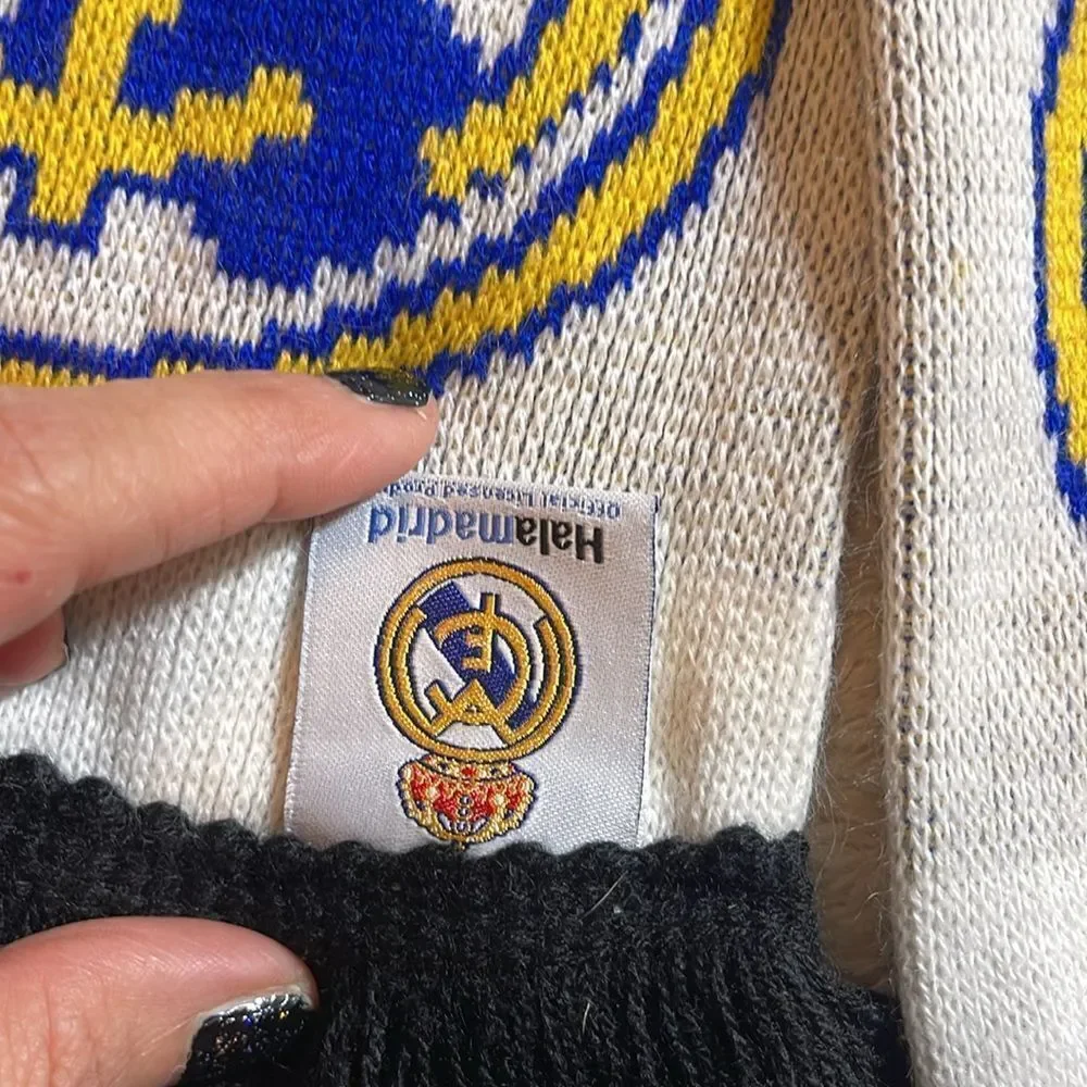 Halamadrid scarf